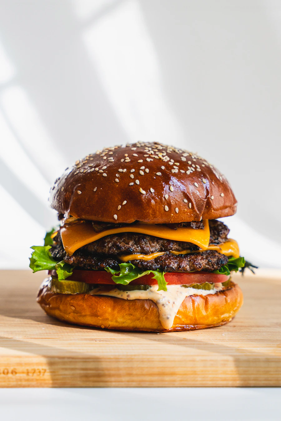 Double Smash: doppio burger con cheddar fuso